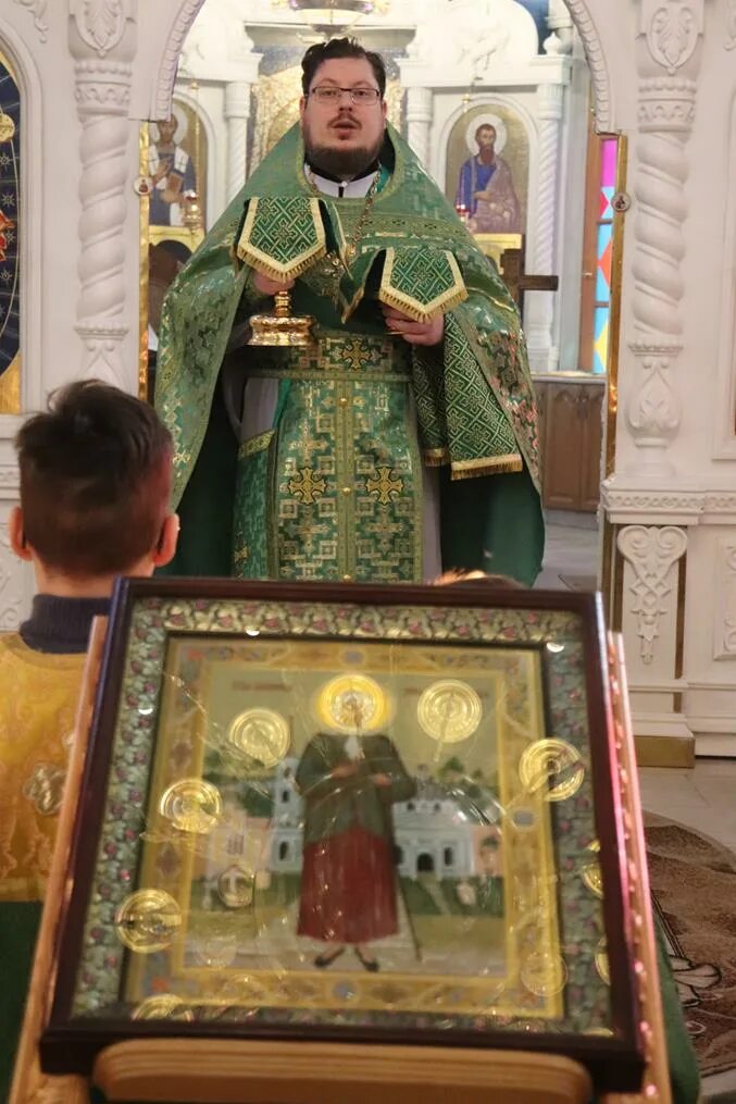 храм ксении петербургской духовенство. настоятель ксении петербургской. настоятель протоиерей николай ляхов.