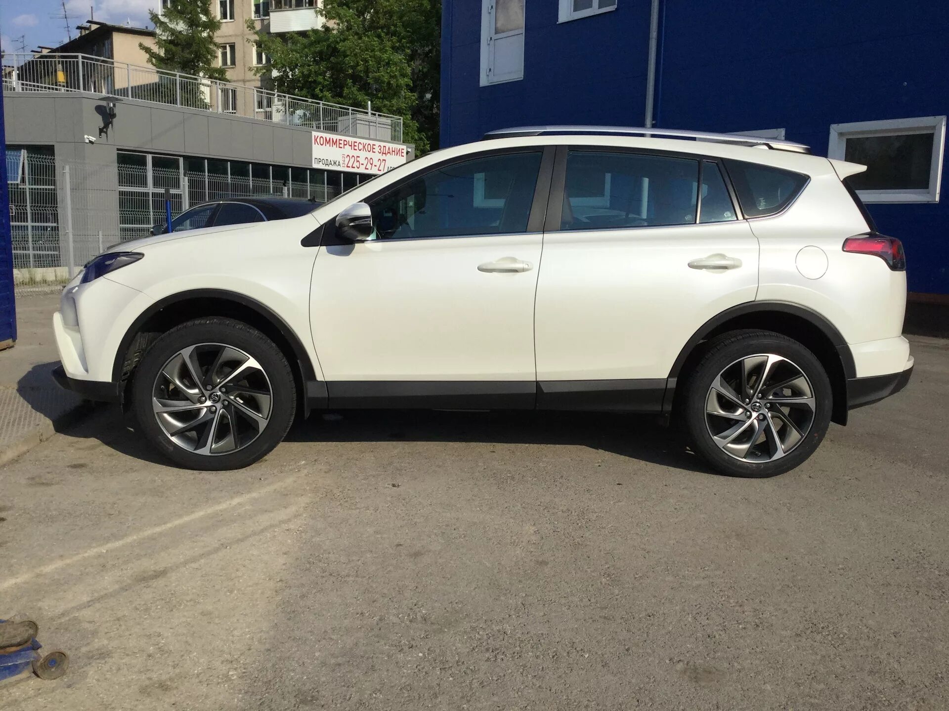 Диски r19 Toyota rav4. Диски Тойота рав 4 r19. Toyota rav4 2014 r20. Тойота рав 4 на 18 дисках. Рав 19