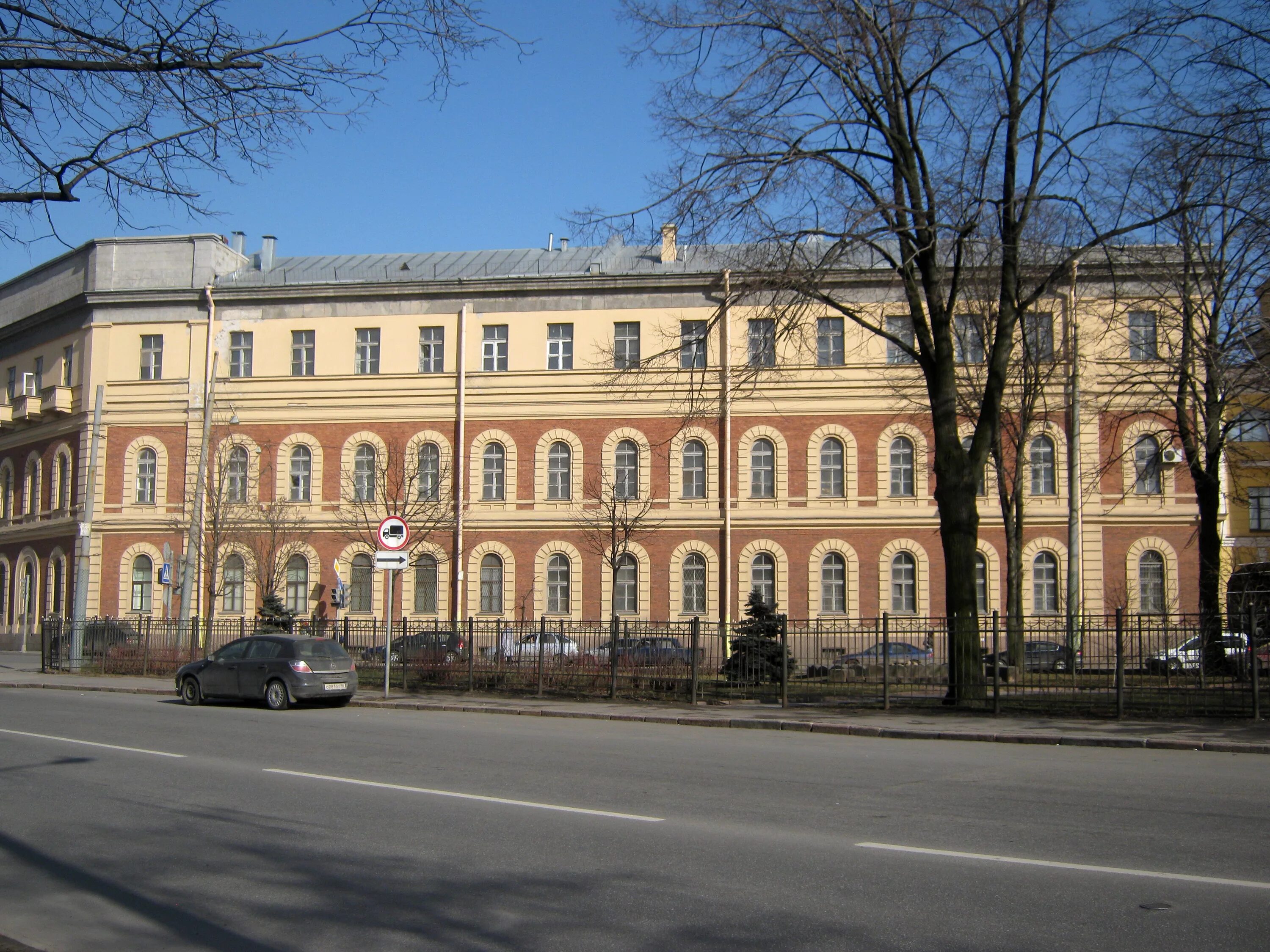 Госпитали петербурга. Санкт-Петербургский Адмиралтейский госпиталь. Военно-морской госпиталь в Санкт-Петербурге. 1 Военно морской клинический госпиталь Санкт Петербург. Военный госпиталь в Петербурге 1716.