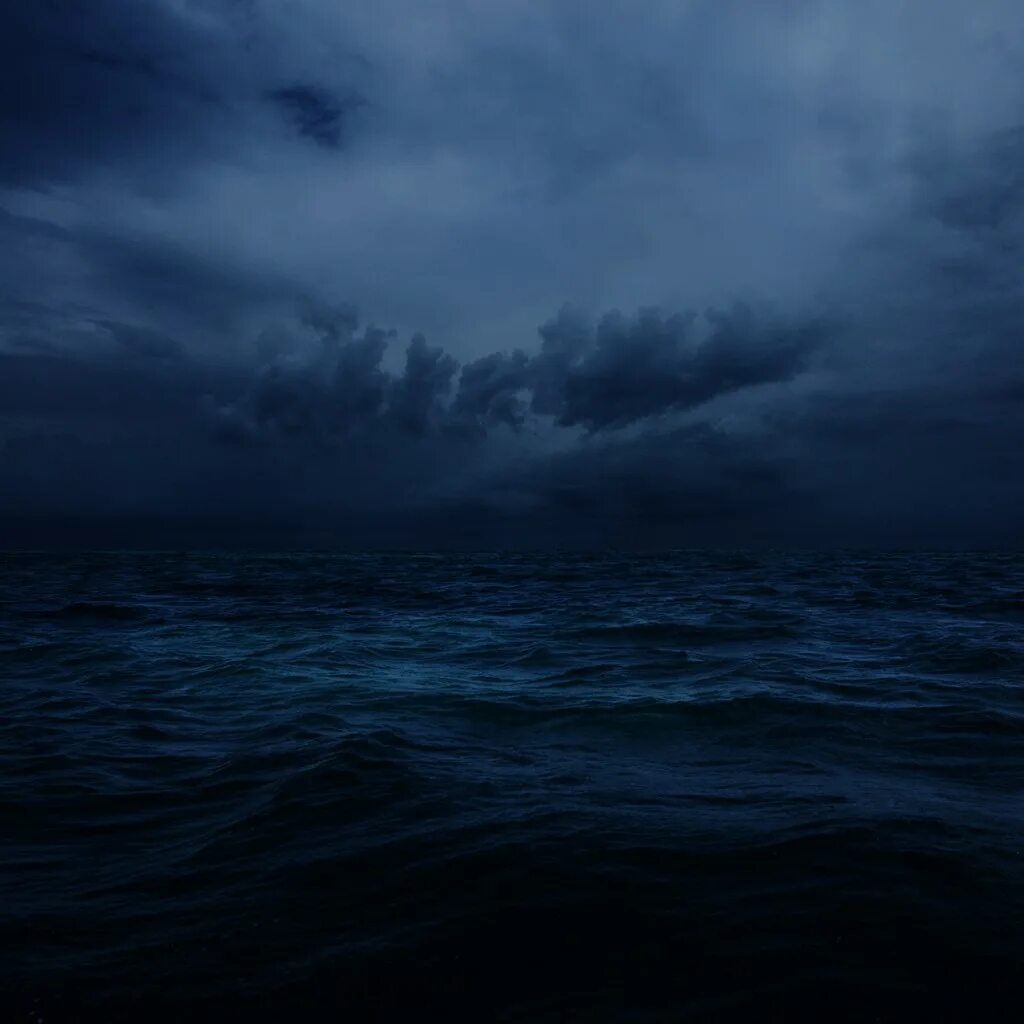 Темный шторм. Тёмное море Геншин. Мрачное море. Темный океан. Ночь в море.