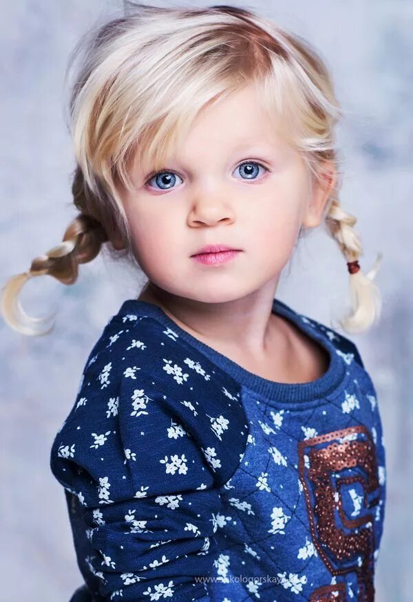 2 years old girl