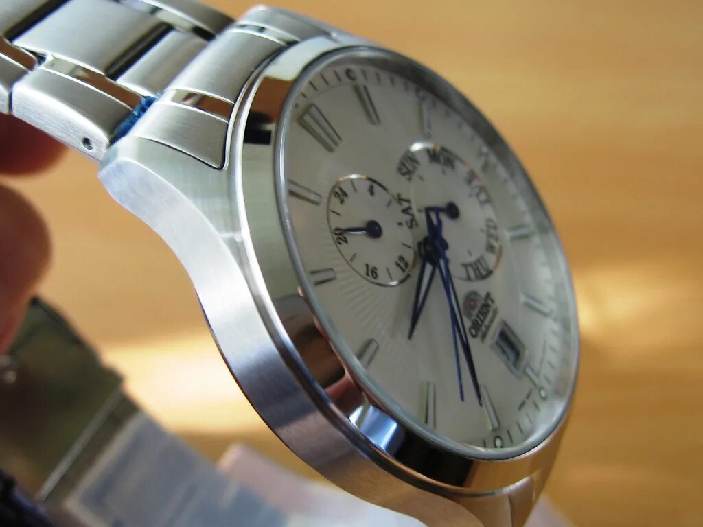 Макларен п 1 гоночный. W p 1 p 1. Макларен p1 2020. P401001. Часы orient et0p002w.