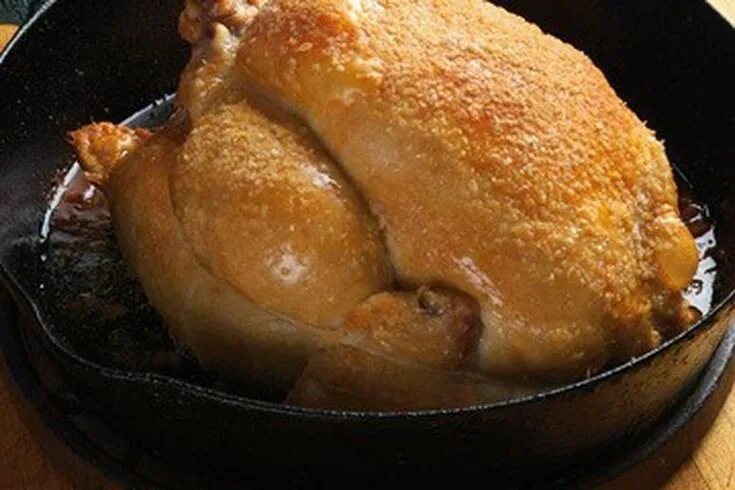 Жареная курица в холодильнике. The perfect Roast. Фото жареная курица на банке сиголовой из яйца.