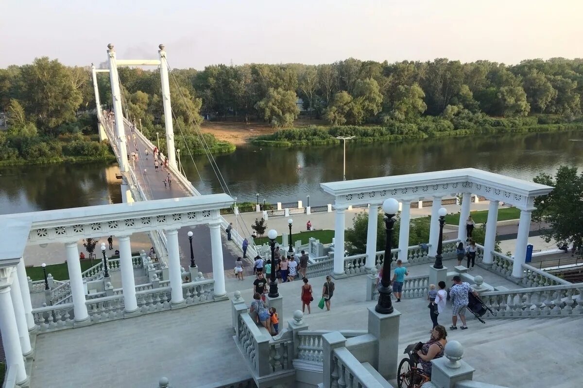 Оренбург бывший казахстан. Река урал оренбург. набережная реки урал оренбург. мост европа азия оренбург. пойма реки урал оренбург.