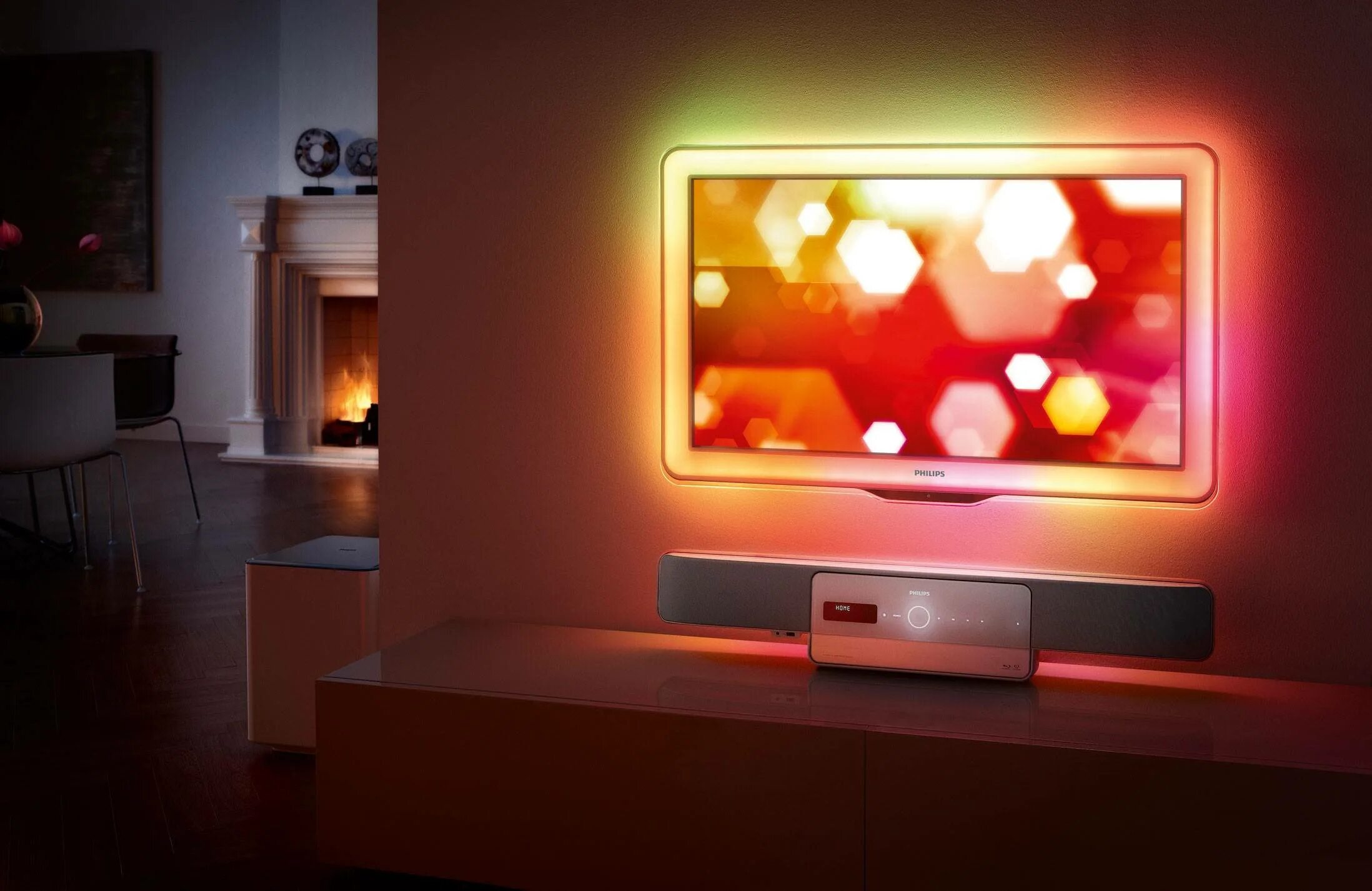 Led oled qled матрица. Samsung ue55hu7200u. Комната с телевизором. Lcd led разница. 100 дюймов телевизор hisense laser tv 4к.