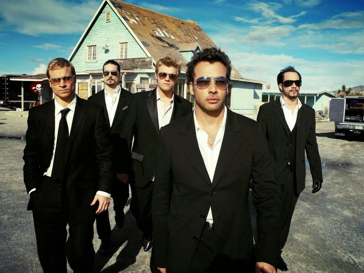 Backstreet boys в костюмах. Backstreet boys incomplete. Backstreet boys album. The Essential Backstreet boys. Backstreet show me