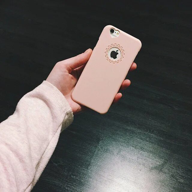 айфон 10 xs промакс. айфон в руках девочки. айфон в руке. девушка с айфоном 12. айфон 11 маникюр.