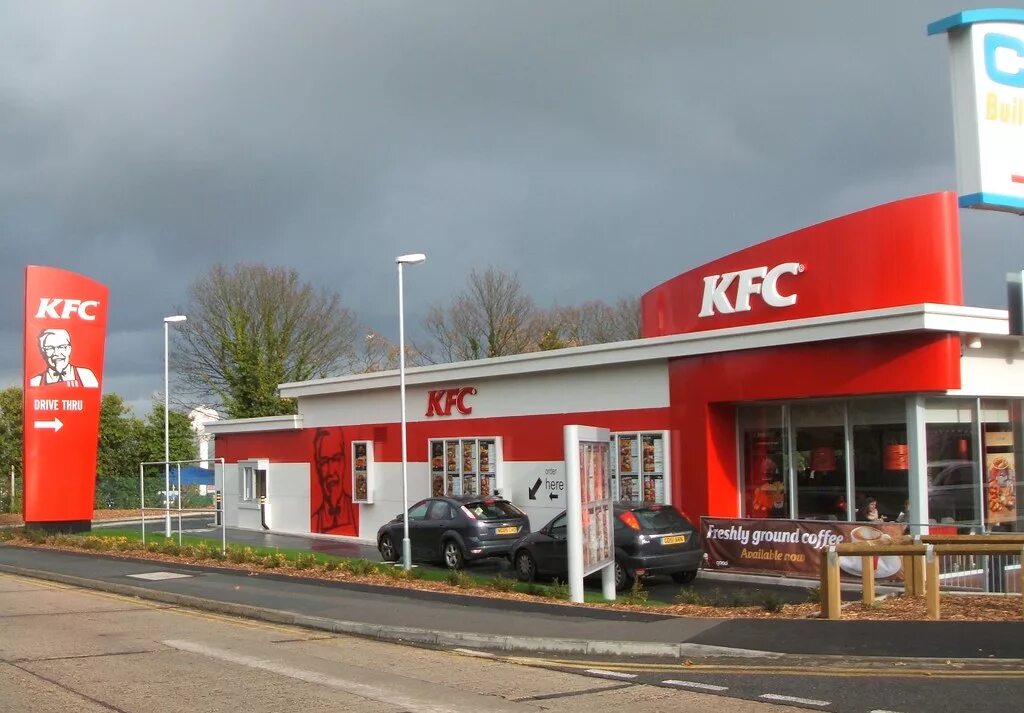 Drive thru. KFC Drive thru. Ресторан драйв КФС. Система Drive thru. Drive through KFC.