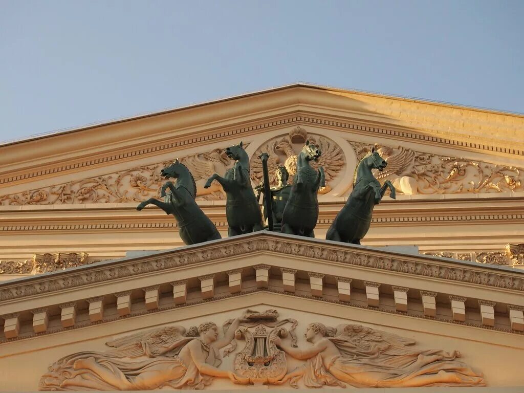 Большой театр в москве кратко. Большой театр (россия). большой театр в москве архитектор. москва большой театр навершие. главный фасад большого театра в москве.