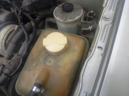 Давит в расширительный бачок