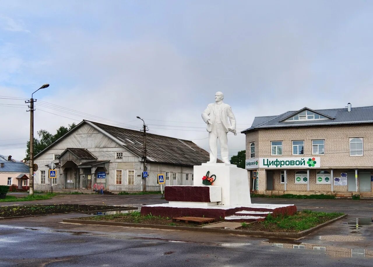 Подслушано в каргополе в контакте. Ленина 65 Каргополь. Каргополь площадь Ленина. Каргополь ул Ленина панорама. Архангельская область г. Каргополь, ул. Ленина.