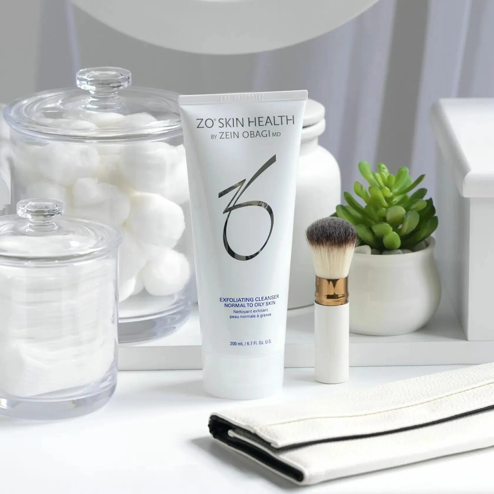 Очищающем средстве cleanser. Zo Skin Health by Zein Obagi Exfoliating Cleanser. Обаджи Exfoliating Cleanser. Умывалка zo Skin Health. Zo Skin Health Exfoliating Cleanser 60 мл.