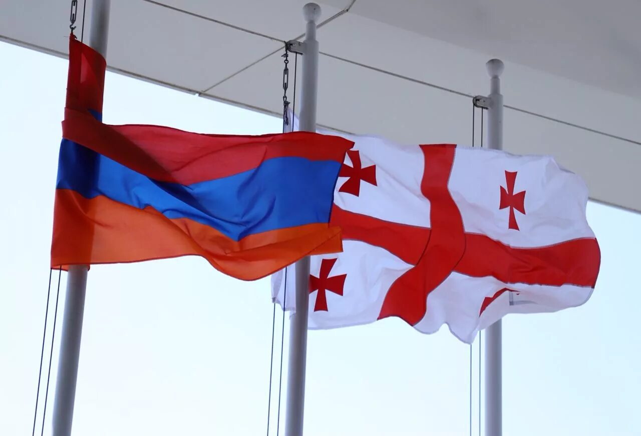 Грузия соглашение. Флаг Армении Грузии России. Флаг Грузии и Армении. Армяно грузинский флаг. Армения и Грузия.