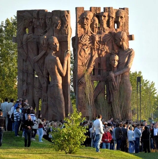 Тростенец мемориальный комплекс. Тростенец минск мемориал. Тростенец мемориальный комплекс. Малый тростенец. Тростенец тополя.