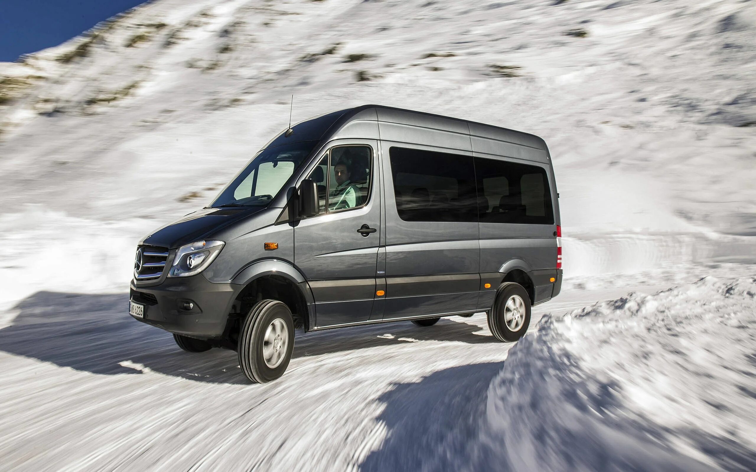 Включи спринтер. Mercedes-Benz Sprinter 4x4. Mercedes-Benz Sprinter 319. Mercedes-Benz Sprinter 319 CDI 4x4. Mercedes Sprinter 4x4.