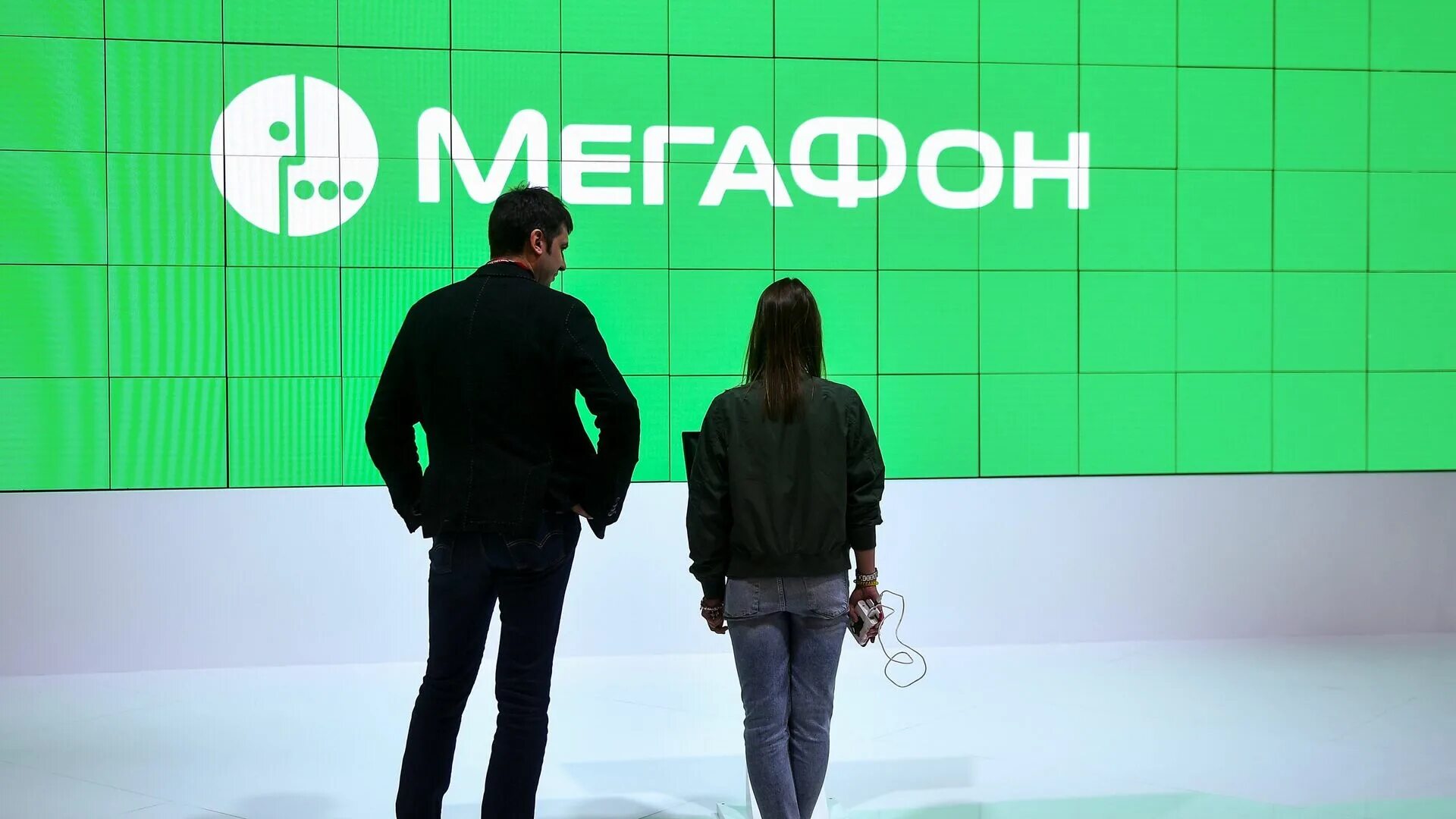 МЕГАФОН. МЕГАФОН 2022. Оператор МЕГАФОН. Реклама МЕГАФОН. Рево чардж рус