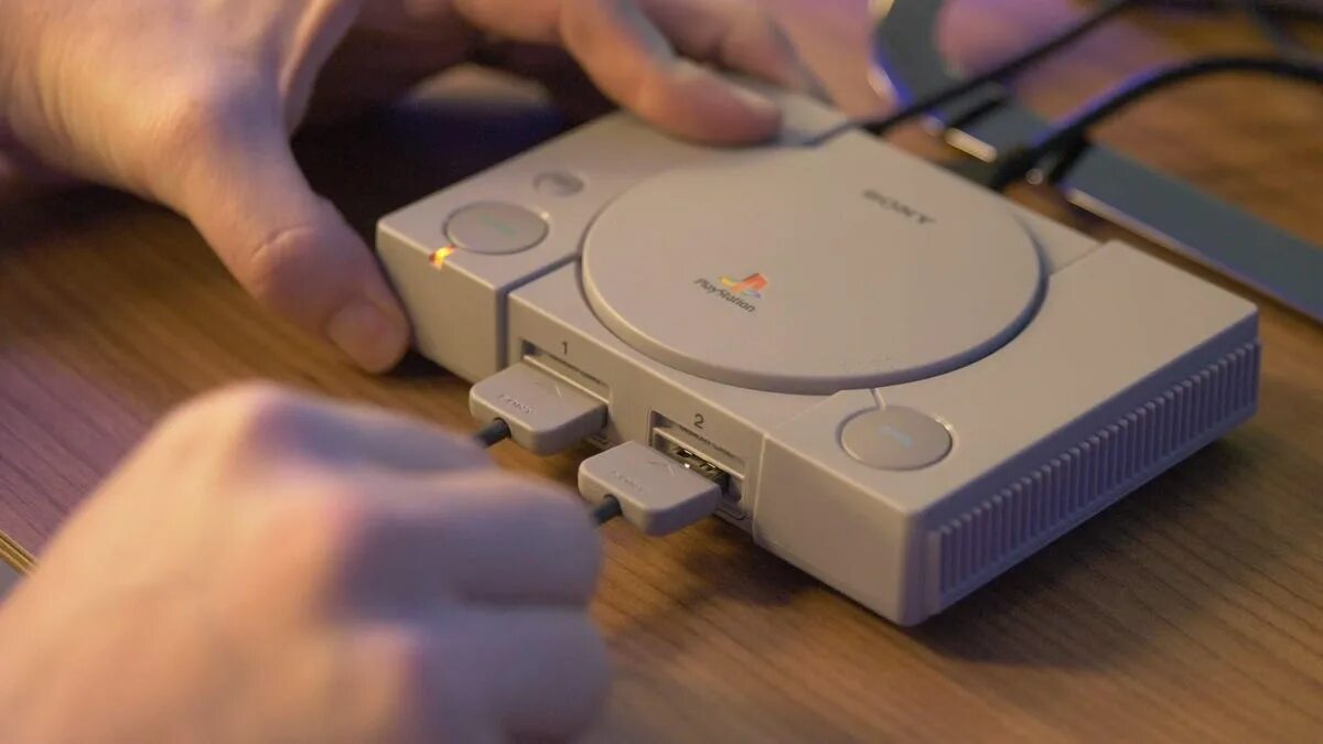 Ps 1 mini флешка. Плейстейшен 1 2 мировой. Ps1 slim dsub. Sony ps1 slim. Тормозит ps1.