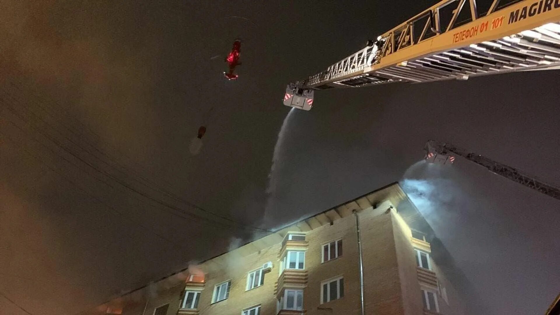 Пожар домов в москве сегодня. Нижний кисельный переулок 3. Пожарные москвы. Загорелся трансформатор. Пожар в москве.