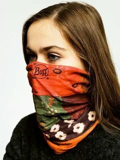 Завязывать рот платком
