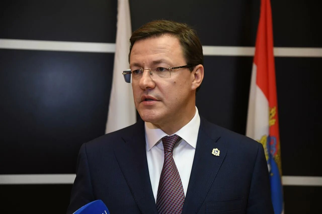 Дмитрий азаров фотограф. Азаров дмитрий игоревич самара. Азаров новости. Азаров новости. Азаров дмитрий игоревич губернатор самарской области.