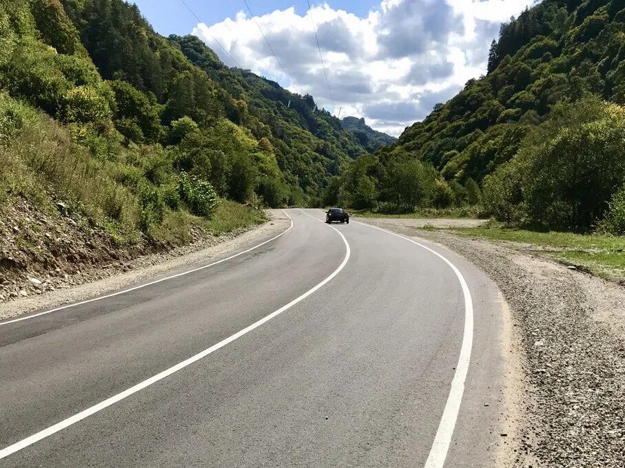 Трасса черкесск архыз. Дороги карачаево черкесии. Карачаево черкесия хутор бешеный. Черкесск гора домбай. Карачаево черкесия дорога.