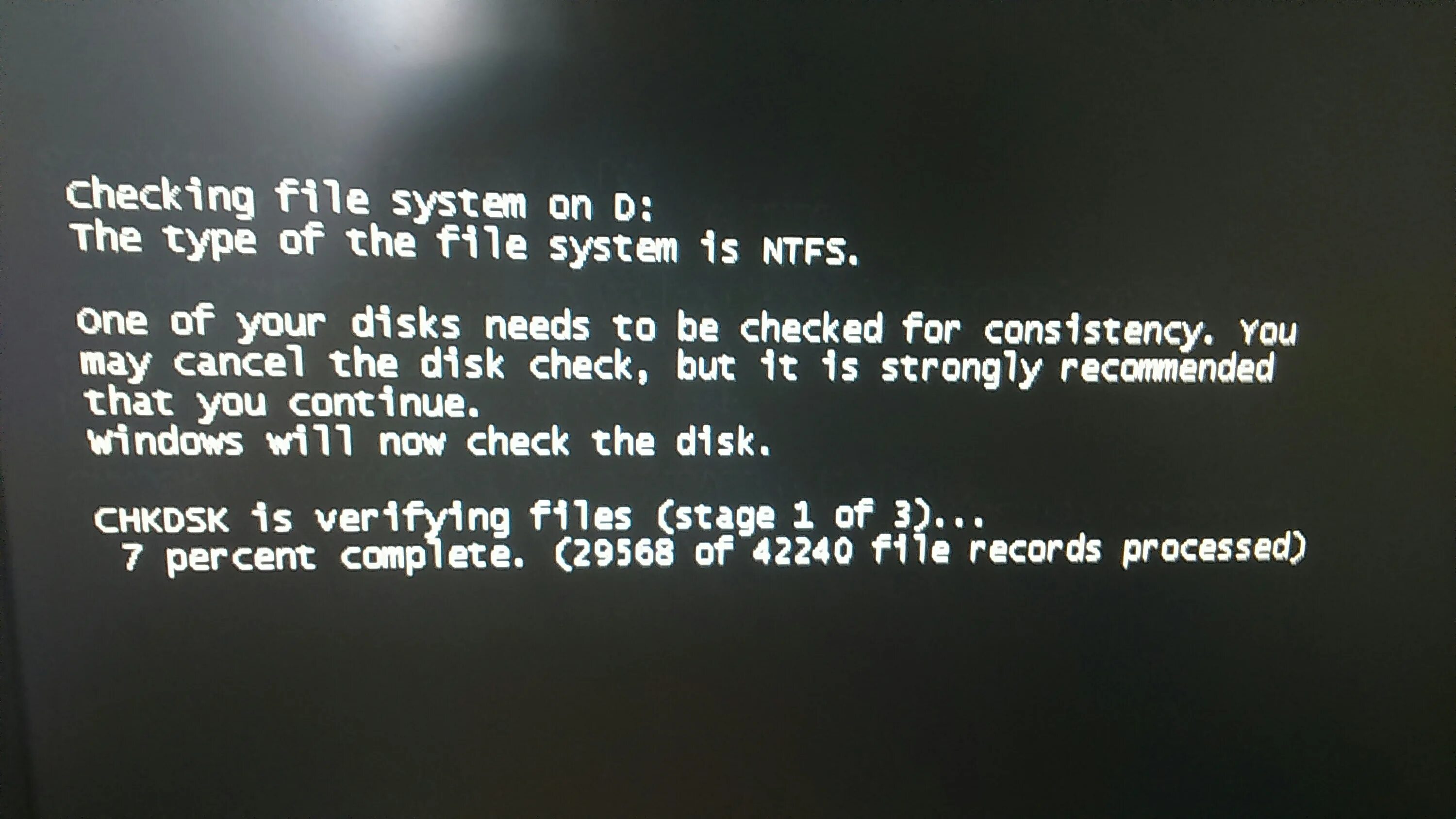 You may cancel the disk check. Черный экран виндовс checking disk. завис комп и желтый текст после включения. завис комп гиф. зависает компьютер во время игры намертво в пабг.