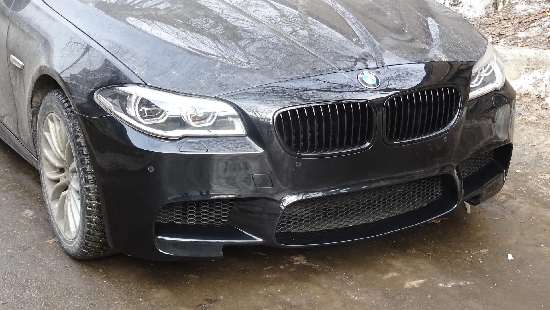 Бампер бмв м5. BMW f10 бампер. BMW f10 бампер м. М бампер БМВ м5 ф10. Бампер передний BMW f10.