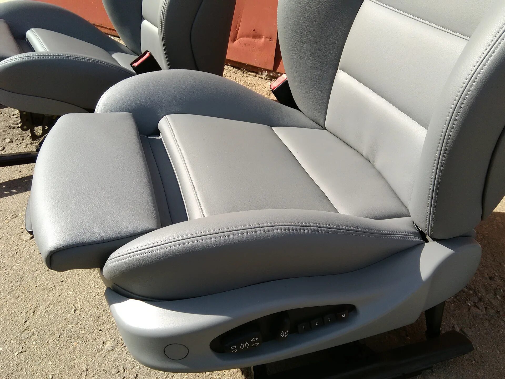 Сиденья бмв е46. Сиденья бмв м3 е46. Бмв е46 сидения алькантара. Сиденья рекаро е46. Сиденья vader bmw e36.