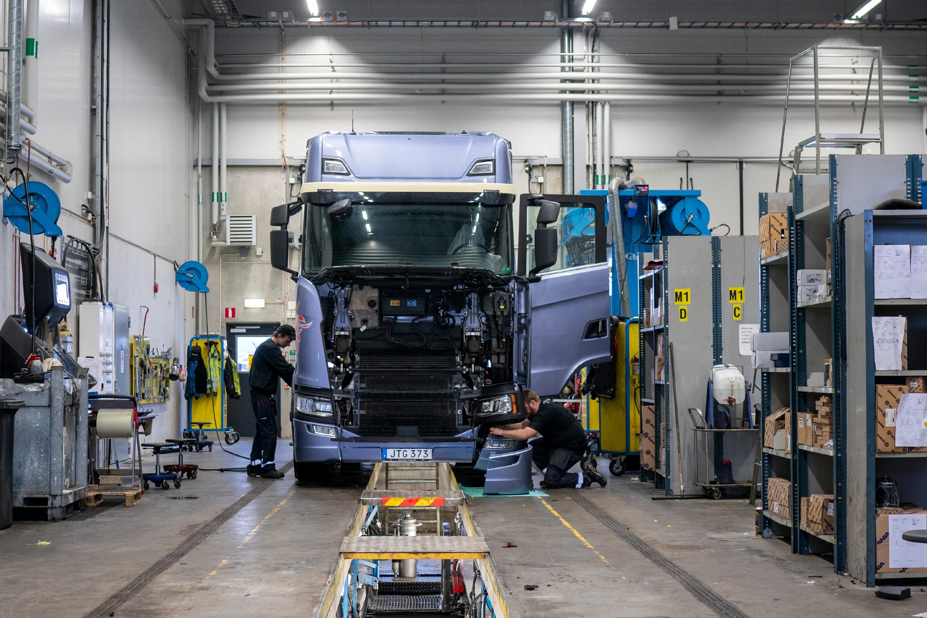 Механик грузовики. Truck Scania Repairs. Трак механик Истра. Fleet Truck Repair services. Van Truck Repair.