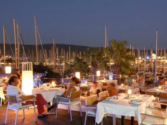 Marina yacht club бодрум. Marina yacht club hotel. Vida marina yachting club. Пацифик маринер яхта. Ocean marina джомтьен.