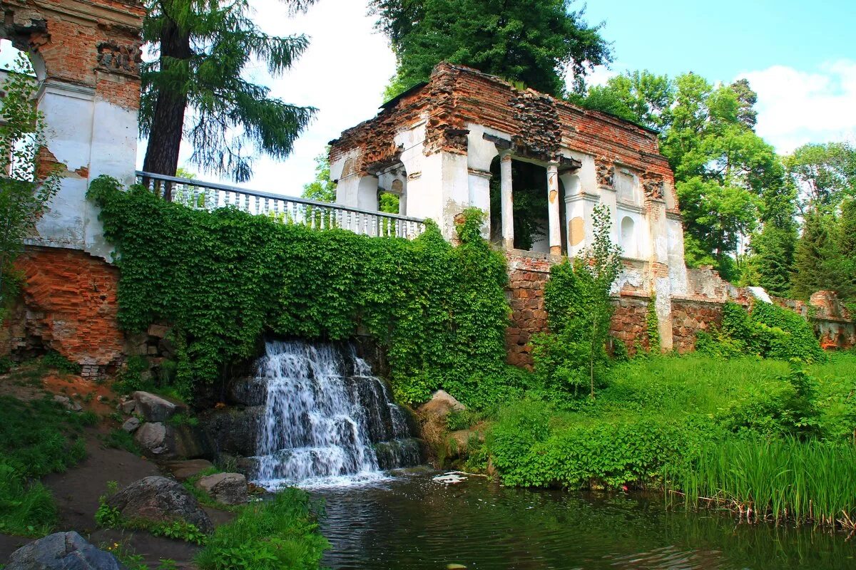 Усадьба. Ленинград обл. Парк александрия около белой церкви. Город александрия. Парк александрия в петергофе.