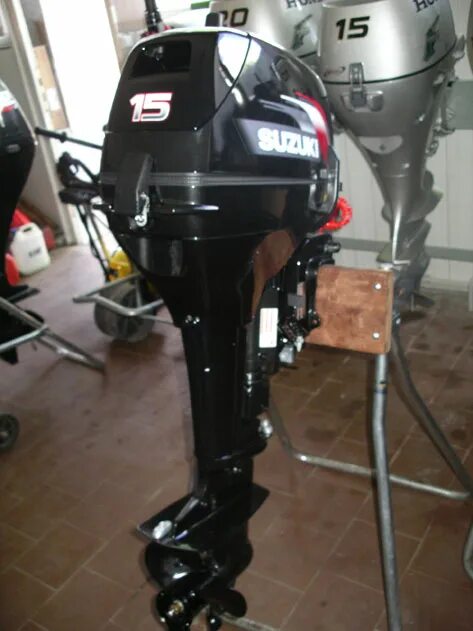 2 мотор сузуки 15. Suzuki dt15. Лодочный мотор сузуки dt15. Сузуки 15 на лодке. 2 мотор сузуки 15.