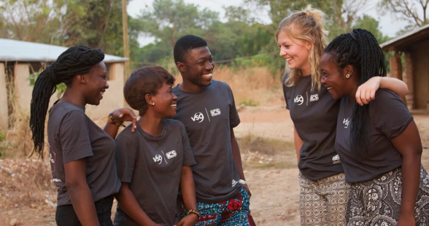 Волонтер стоковое фото. Черный волонтер. Volunteer black. Volunteer work in haiti. Черный волонтер.