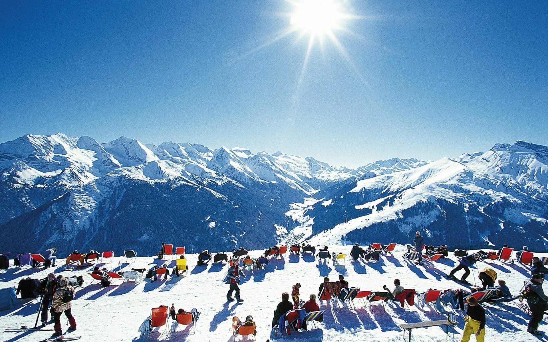 Альпы горнолыжка. Майрхофен apres Ski Австрия. Альпы лыжи. Австрия Альпы горнолыжные курорты. Alp ski