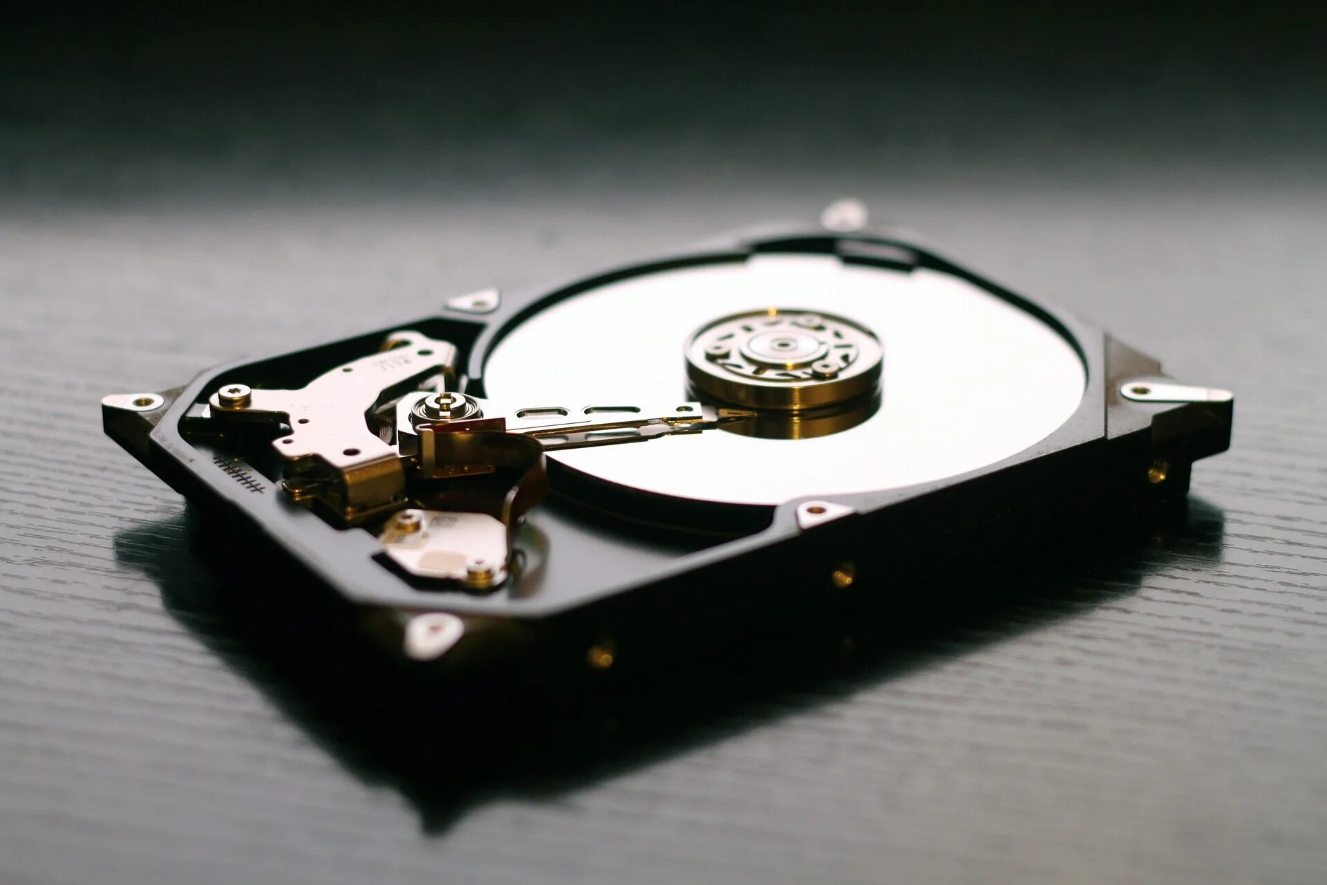 Hard drive data recovery. Hdd 20 tb. жесткий диск hard. smr hdd. маленький жесткий диск.