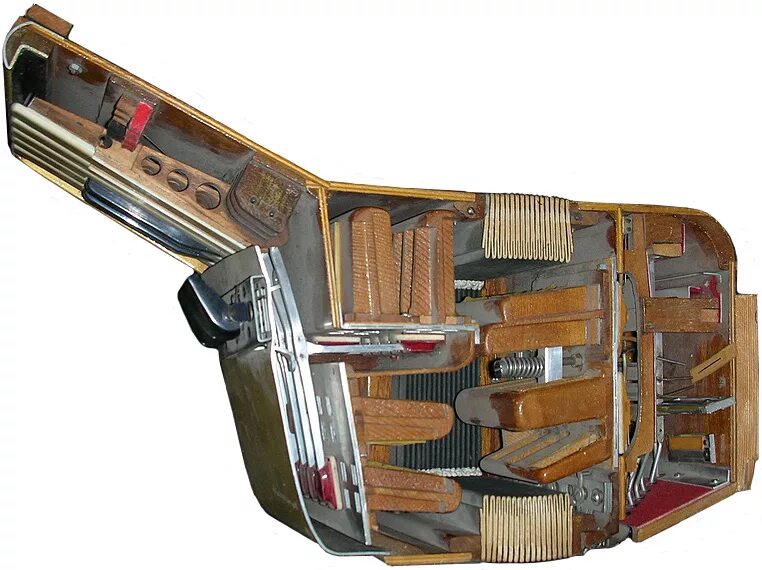 внутренности баяна. ломаная дека на гармони что такое. баяны с ломаной декой. голосовая планка аккордеона. ломанная линия или ломаная линия.