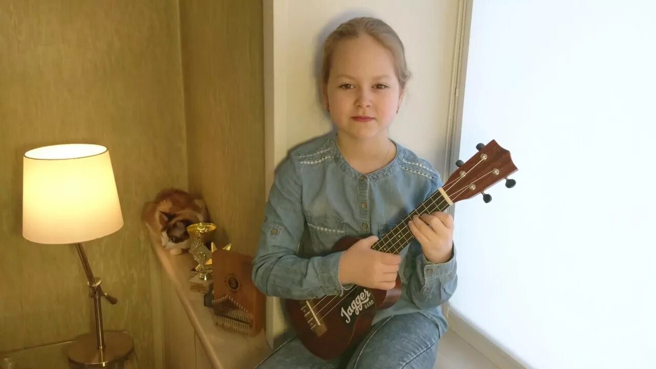 Пятница укулеле. Пятница гитара. Пятница укулеле. Капилевич маша кавер. Пятница укулеле.