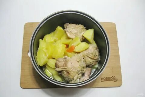 Бедра с овощами в мультиварке