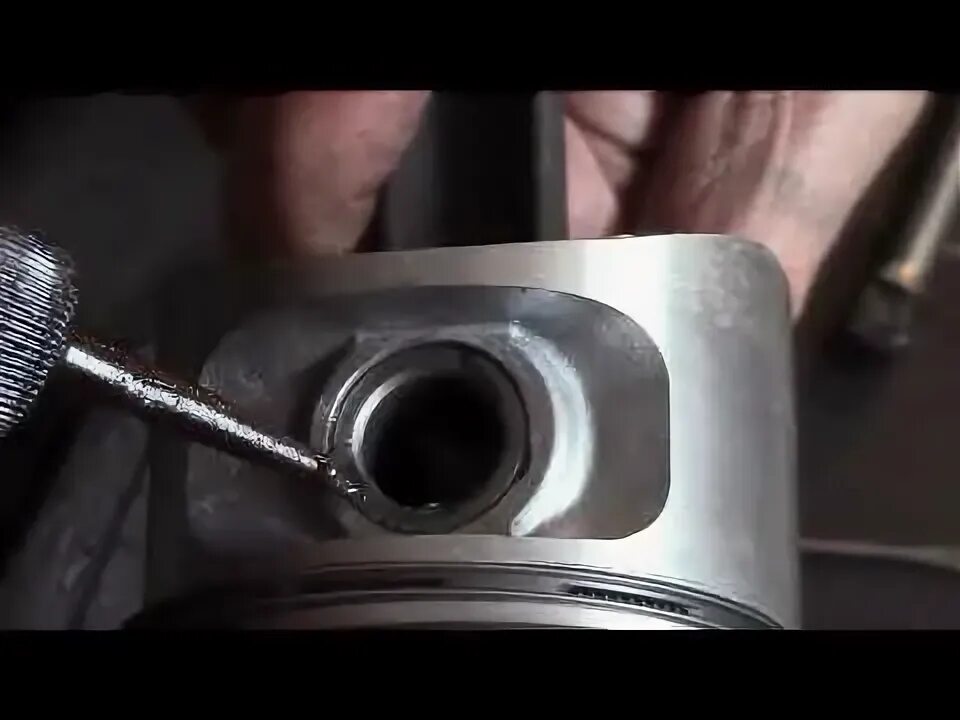 Залить масло в поршневую