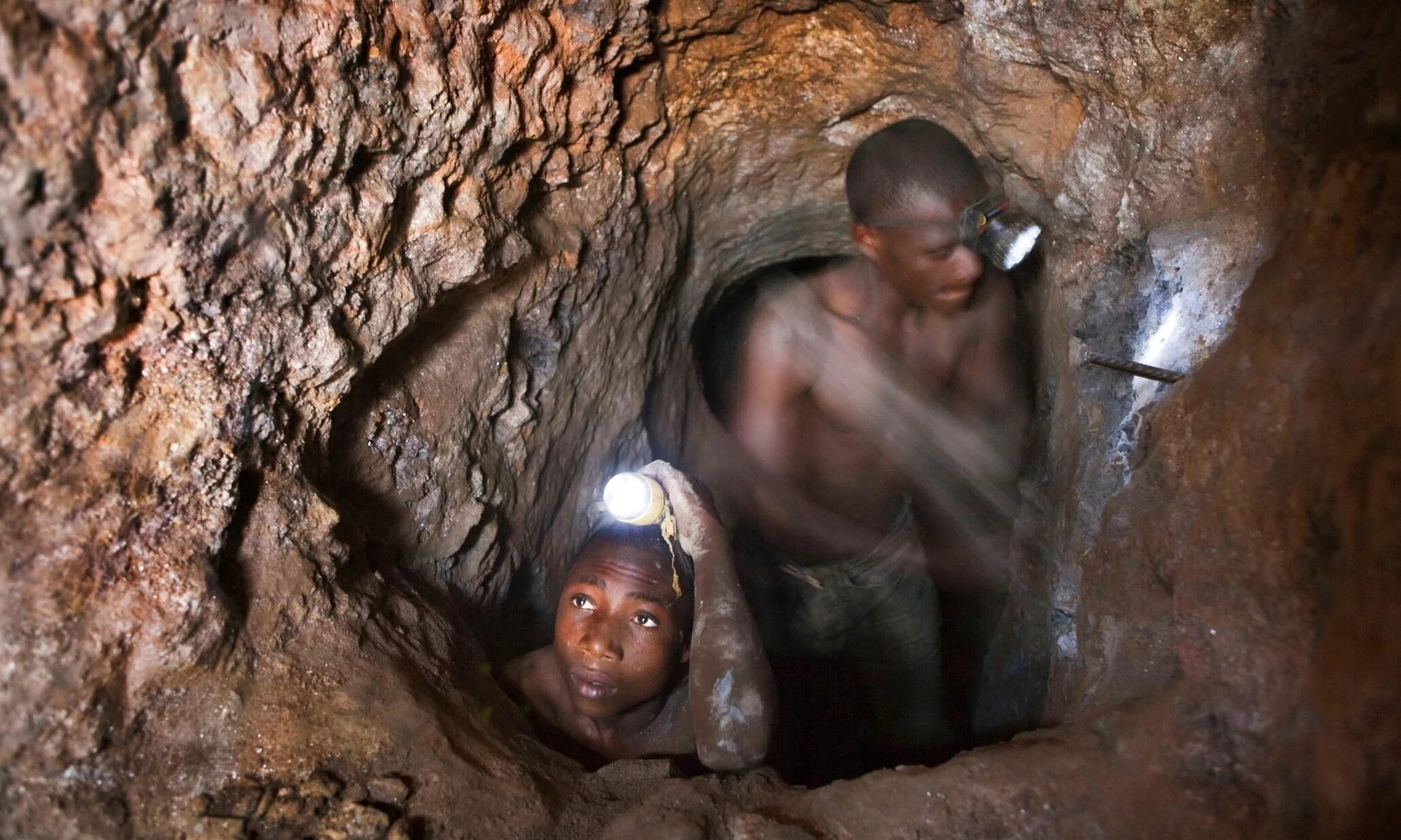 Золотые копи. Кобальтовые Шахты в Конго. Кобальтовые Рудники в Конго детский труд.