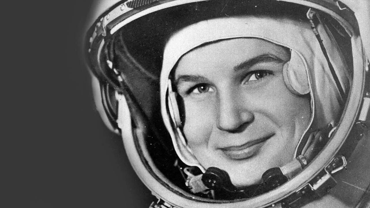 Терешкова космонавт. Первая женщина космонавт картинки. Портрет валентины терешковой. Портрет валентины терешковой. Портрет валентины терешковой.