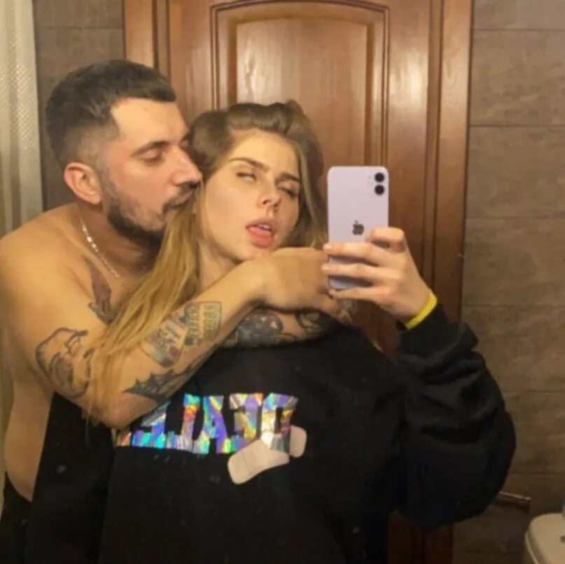 Первая жена паши техника. Новая девушка Паши техника. Техник с женой.