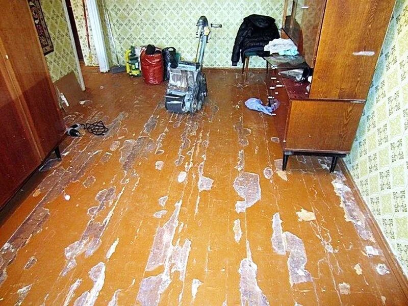 Ужасный пол. Старый деревянный пол. советский деревянный пол. старые полы в квартире. старый пол в хрущевке.