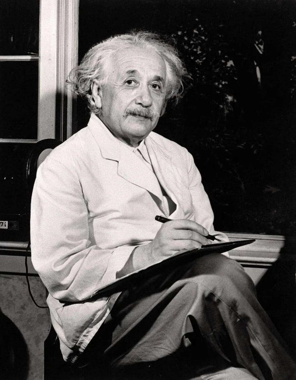 5 известных физиков. Ученые физики Эйнштейн.