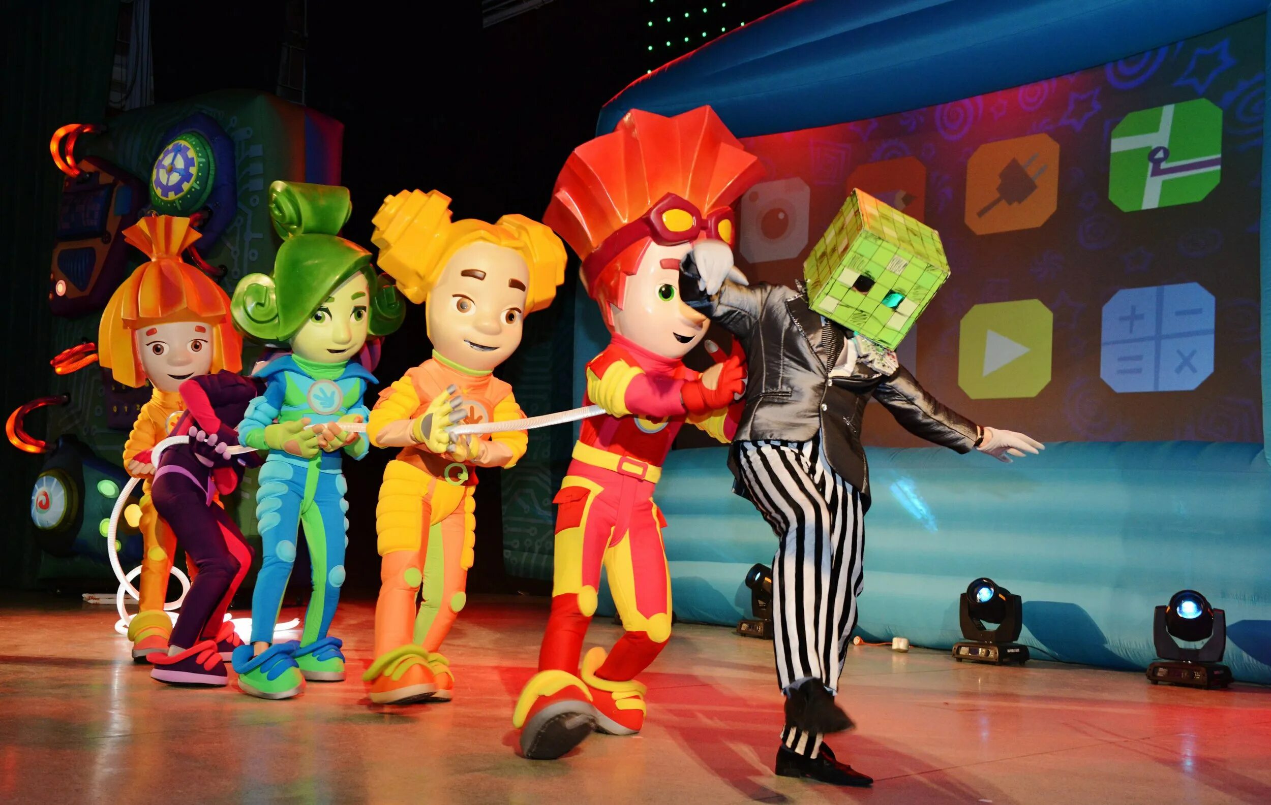 фиксики фикси шоу. новогоднее фикси шоу. новогоднее фикси шоу. фиксики фиксипелки. фиксики шоу разбуди деда мороза.