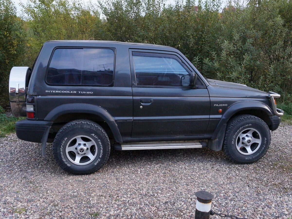 Паджеро трехдверный купить. 1994 Mitsubishi Pajero II. Mitsubishi Pajero II 3 двери. Mitsubishi Pajero 3 3 дверный. Mitsubishi Pajero 3 дверный 1994.