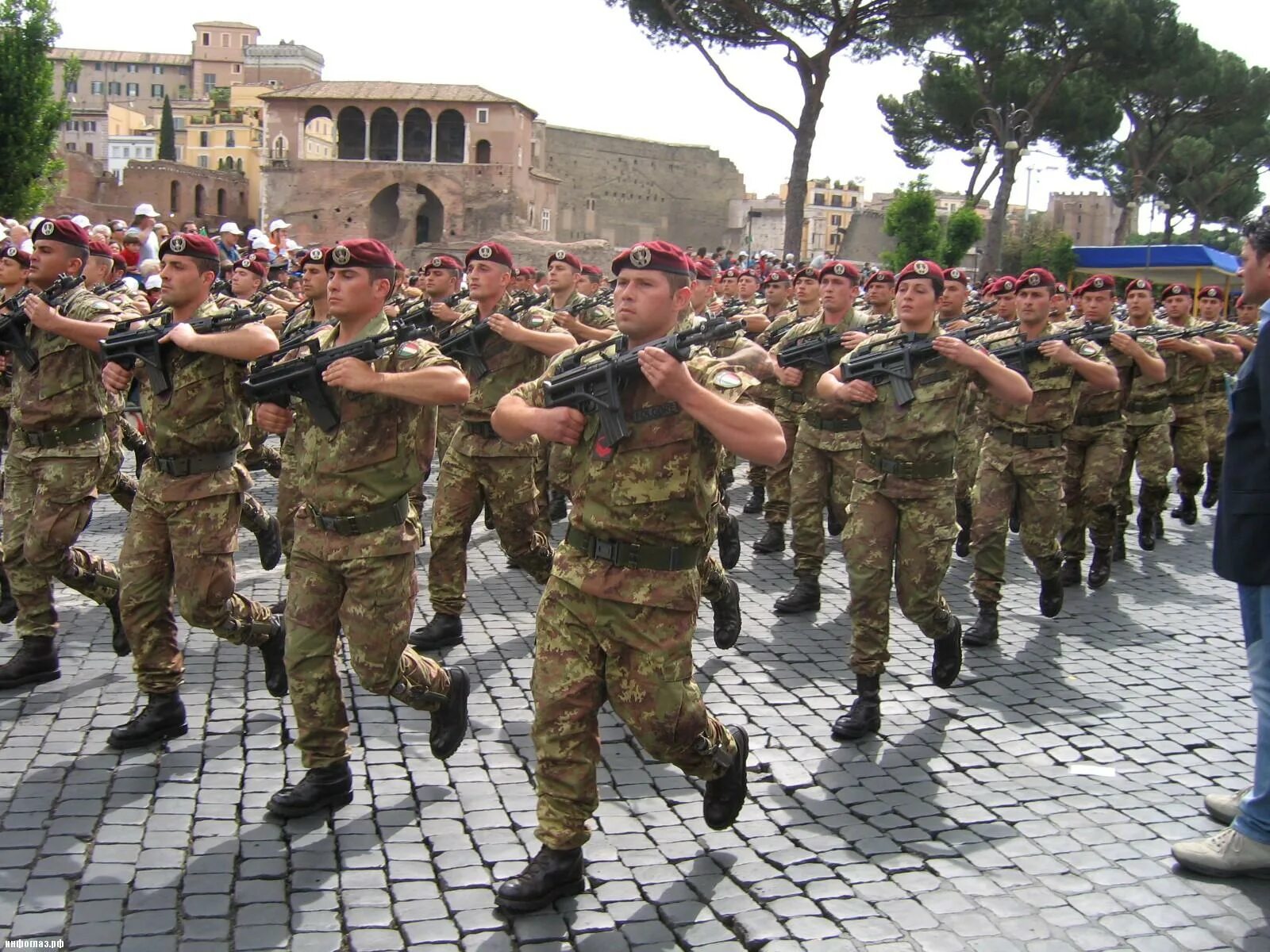 Армия Италии 2022. Солдаты Италии. Итальянская армия. Итальянские военные. Военные россии италия