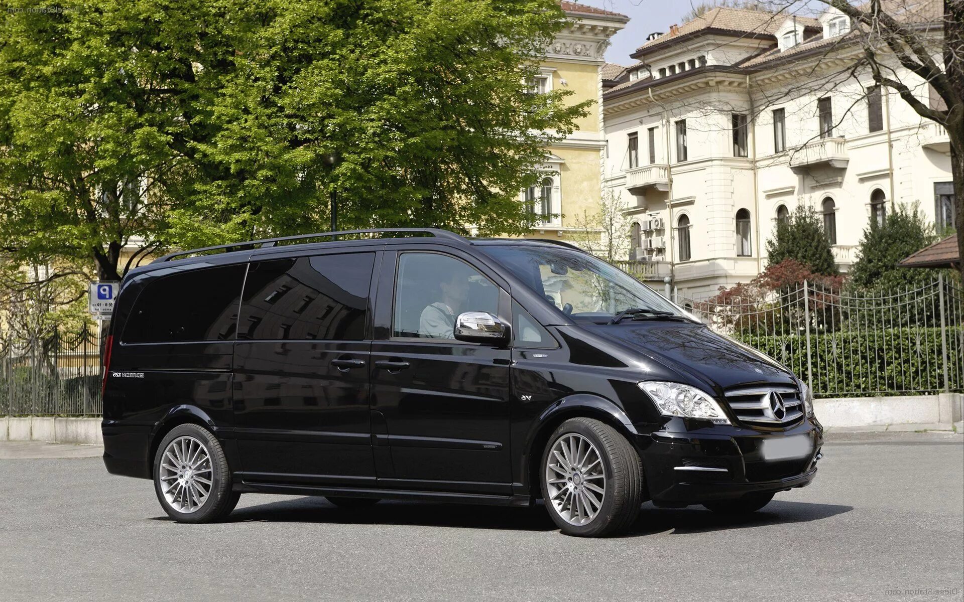 Купить мерседес виано 639. Mercedes-Benz Viano. Мерседес Бенц Виано. Mercedes-Benz Viano 2011. Мерседес Вито 639.