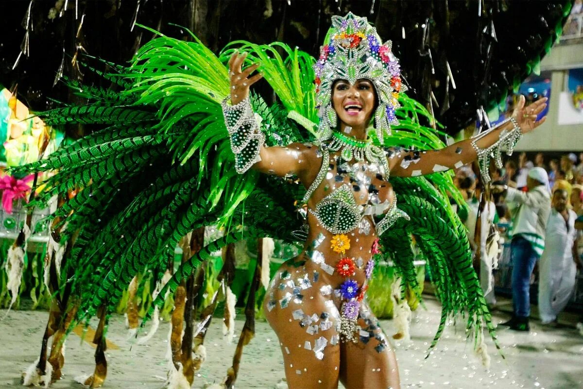 Цветочные танцы где. Карнавал Бразилия Копакабана. Карнавал в Рио-де-Жанейро Бразилия. Самба Рио. Рио-де-Жанейро карнавал пляжный.