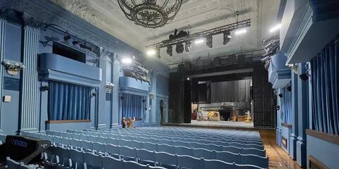 Лепной декор и мраморная лестница: виртуальный тур по Театру на Бронной появился
